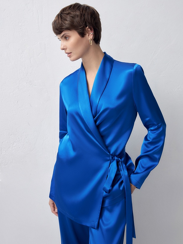 Двубортный прямой жакет из вискозного атласа на завязках