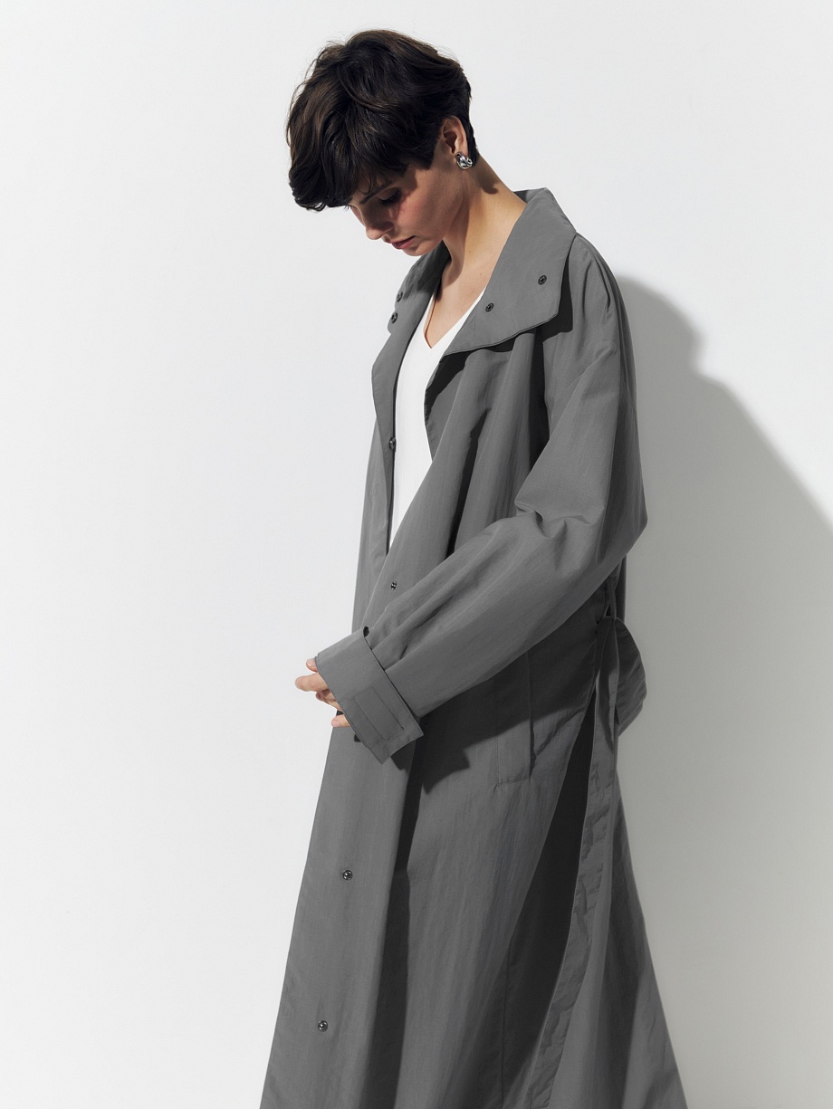 Непромокаемый плащ прямого силуэта