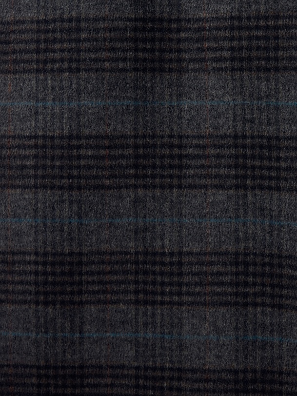 Шерстяное пальто с мембраной и утеплённой спинкой