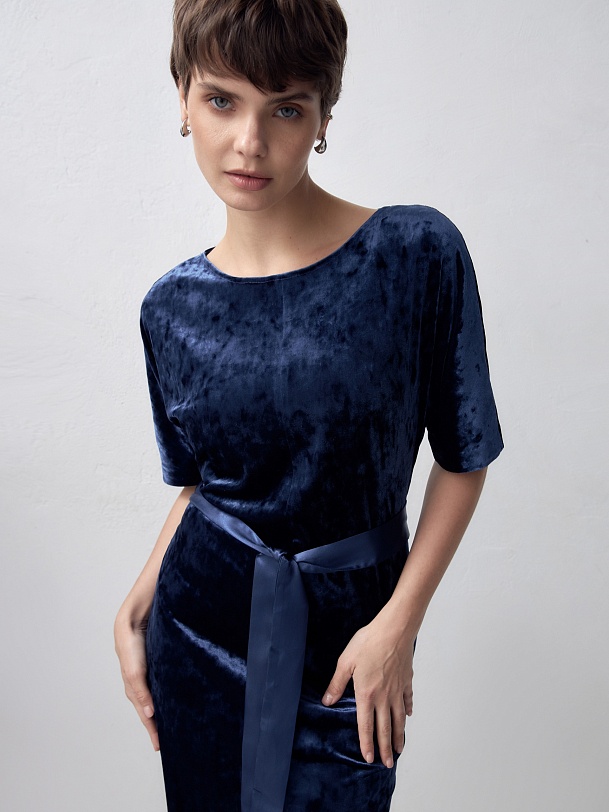 Коктейльное платье из бархата