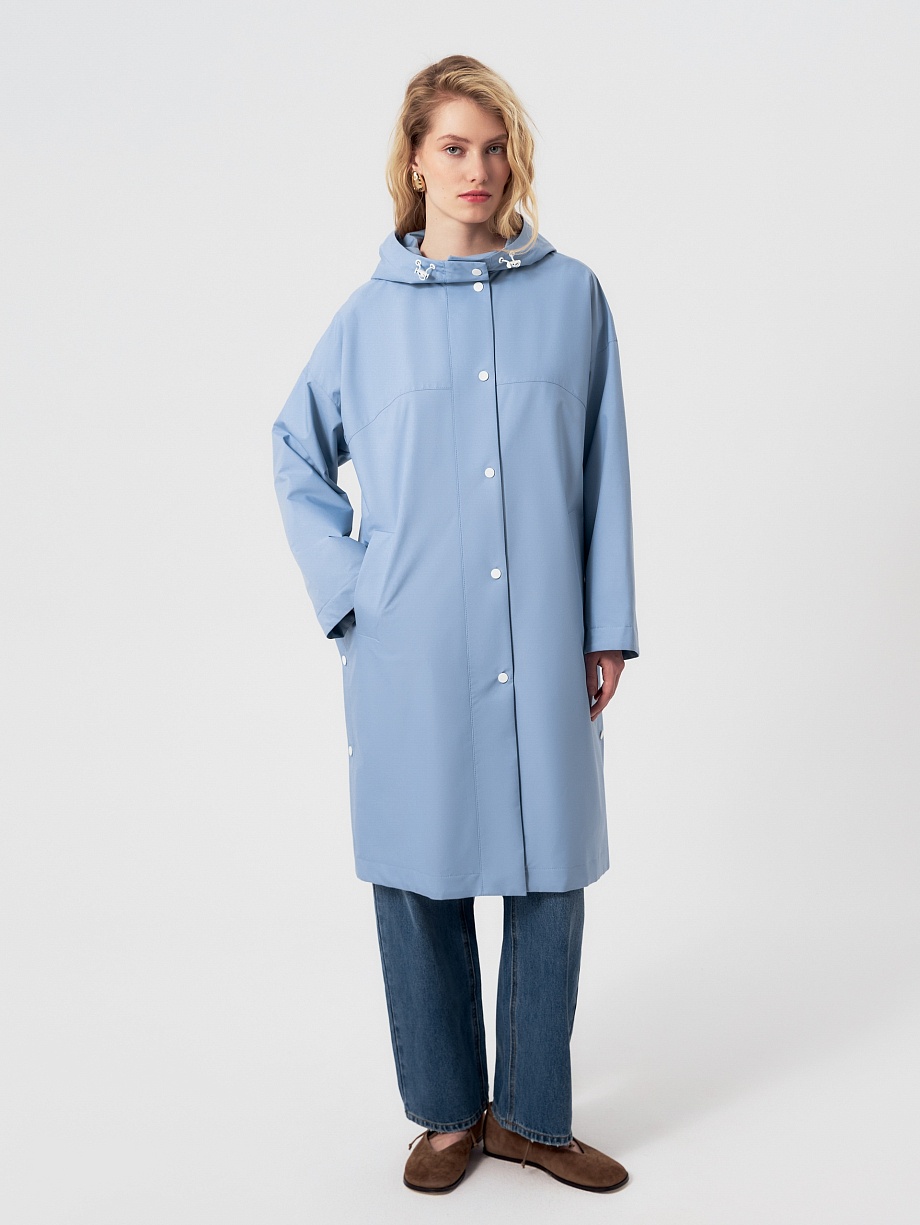 Непромокаемый плащ на кнопках с капюшоном