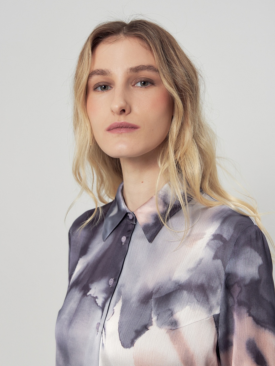 Прямая блуза из атласной ткани