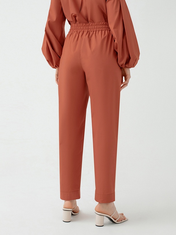 Хлопковые брюки-бананы на резинке