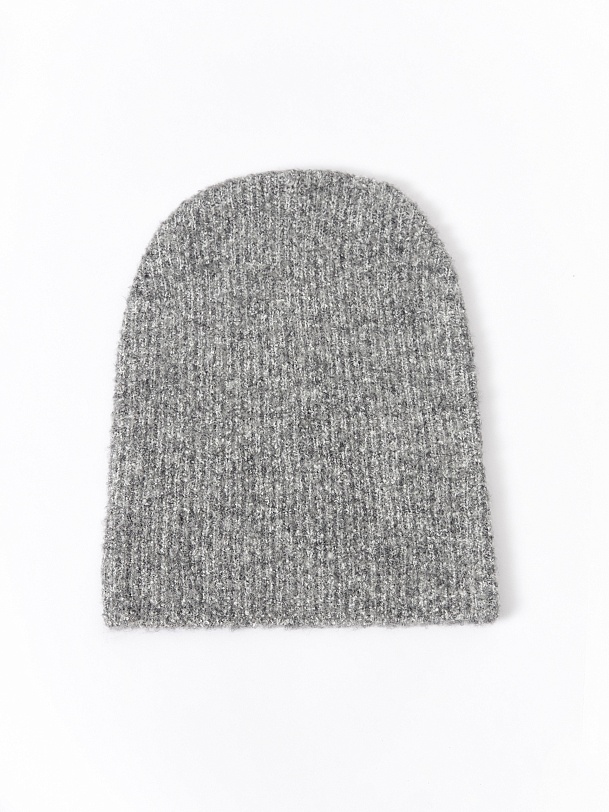 Демисезонная вязаная шапка-бини с ангорой