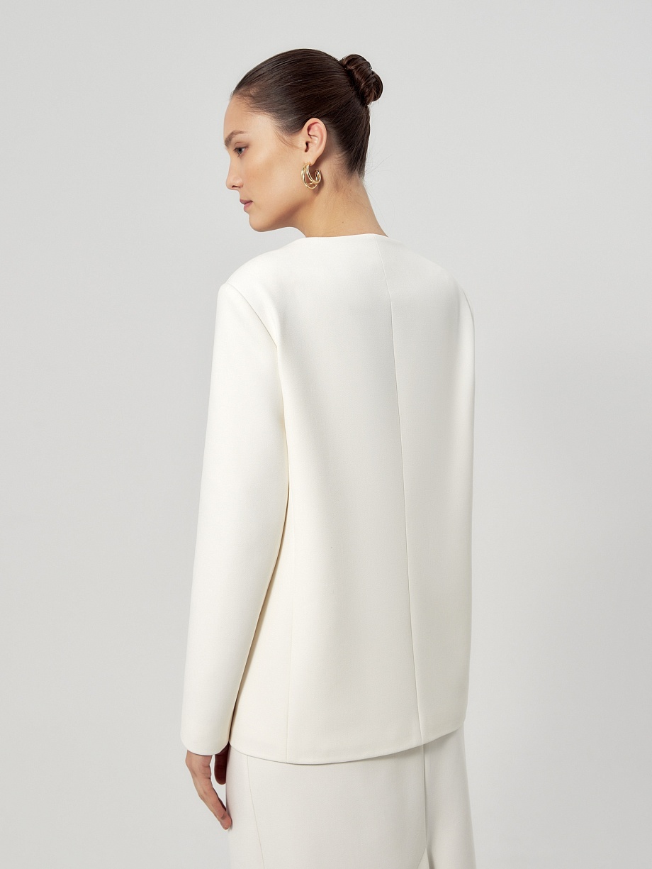 Прямой удлиненный жакет без застежки