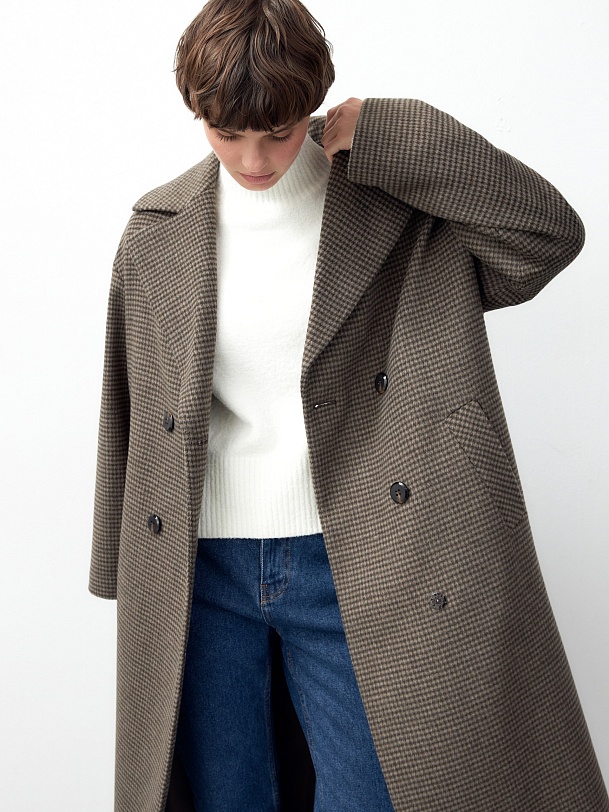 Шерстяное пальто с мембраной и утеплённой спинкой