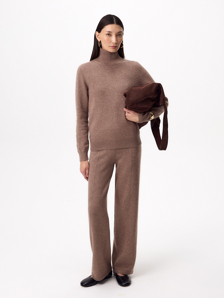 Костюм вязаный из шерсти с ангорой