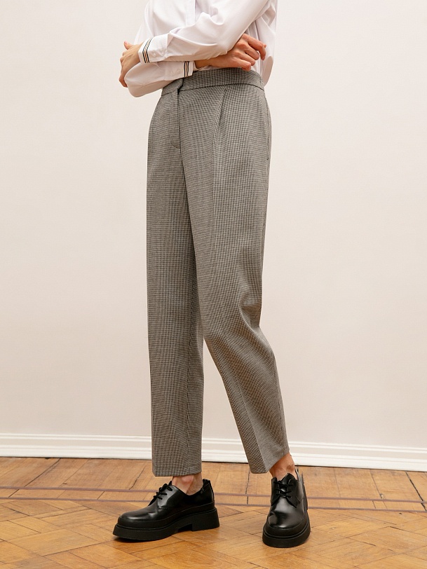 Комфортные трикотажные брюки со стрелками