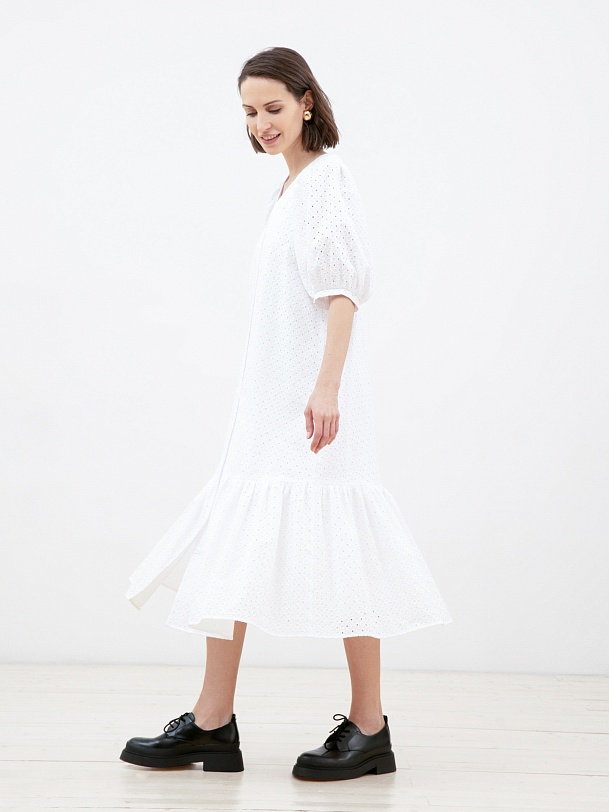 Белое летнее платье из хлопка