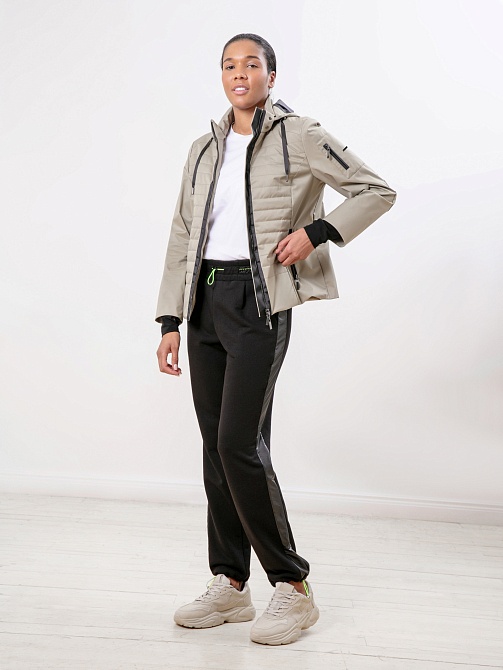 Куртка женская демисезонная с капюшоном