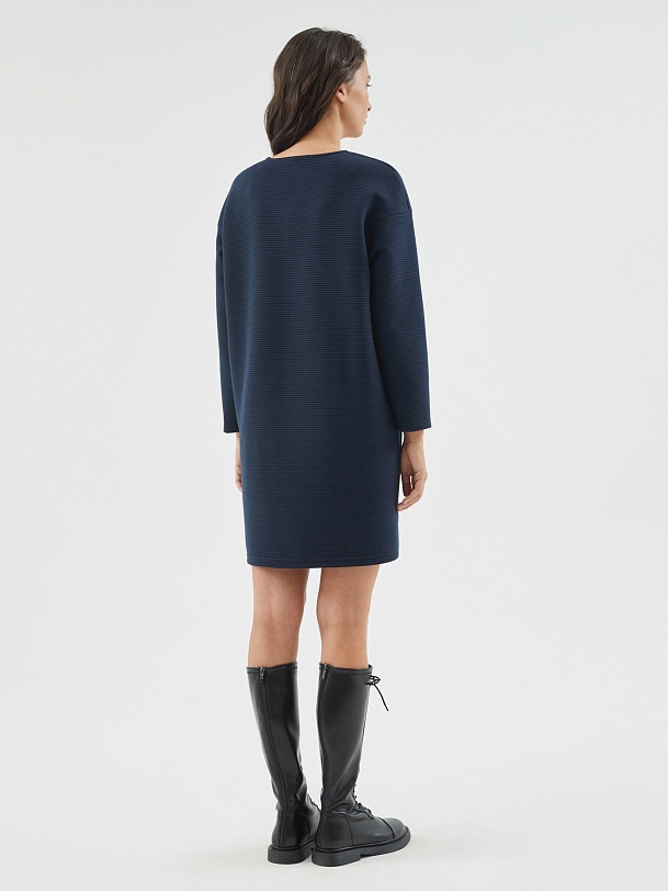 Платье-туника из фактурного трикотажа