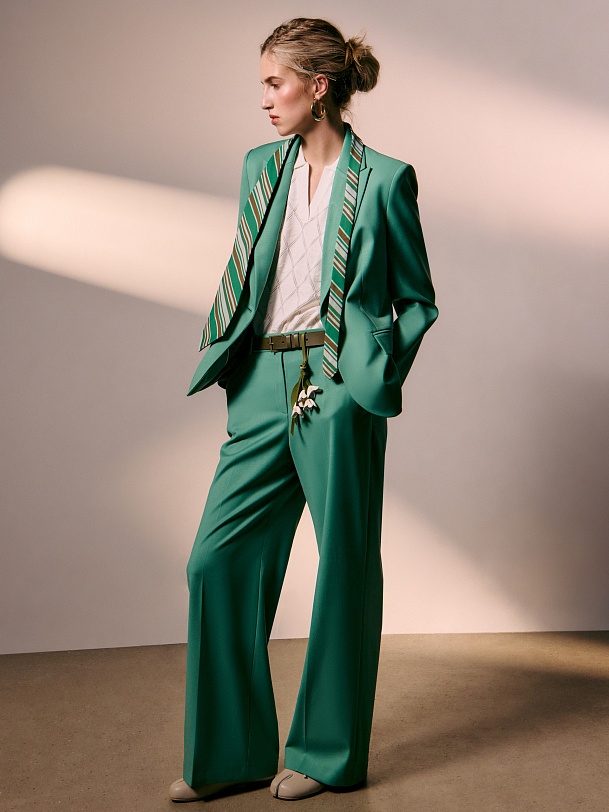 Прямые брюки из костюмной ткани с вискозой