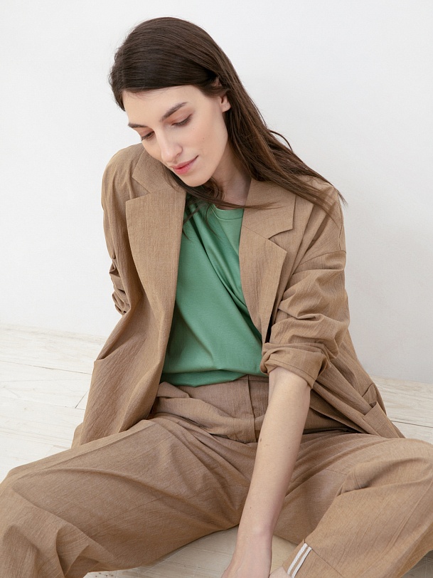 Легкий свободный жакет цвета капучино