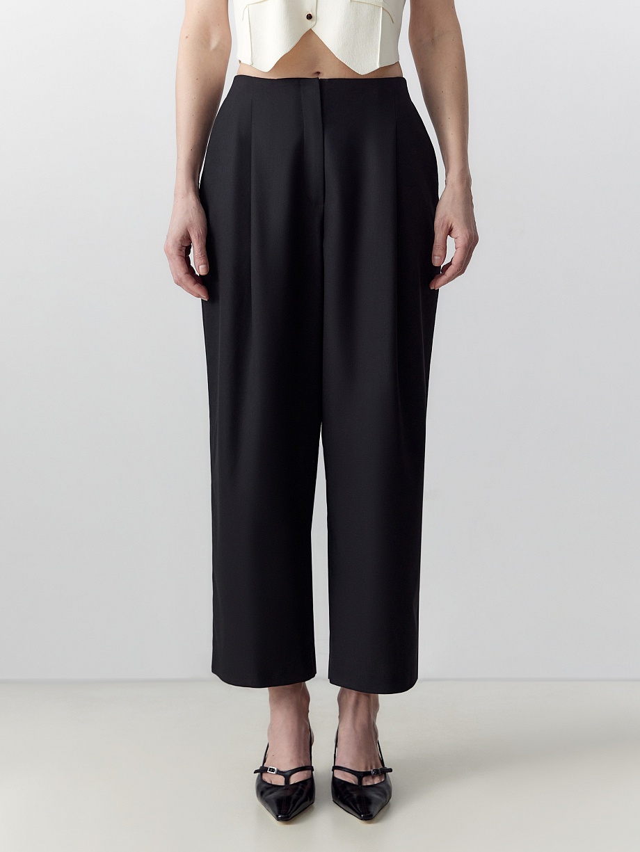 Широкие укороченные брюки из костюмной ткани