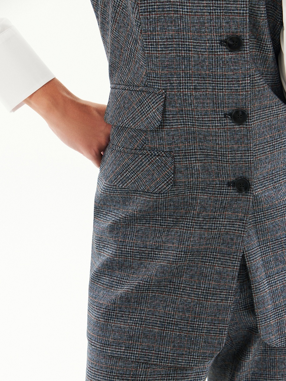 Удлиненный жилет на широких бретелях