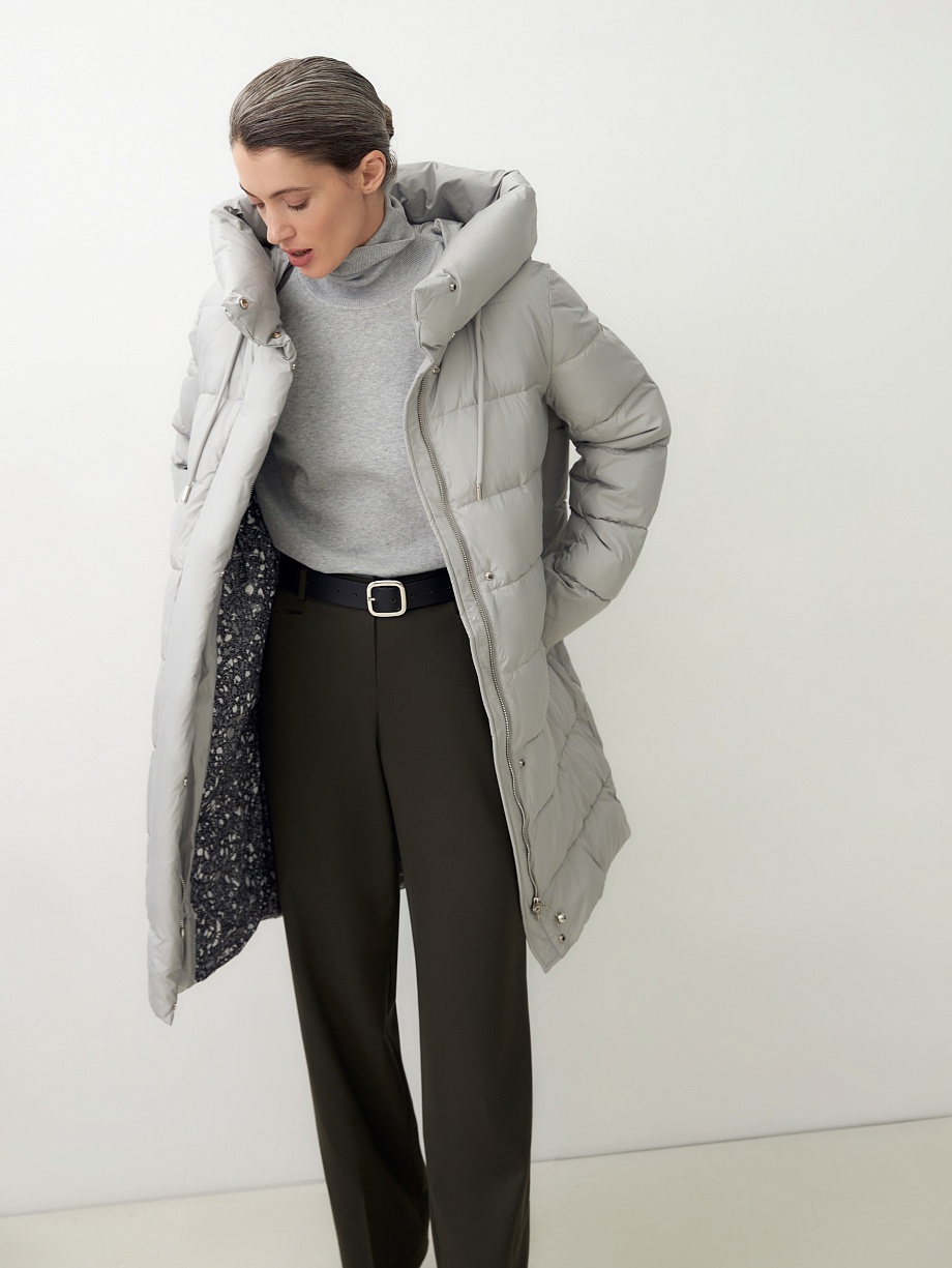 Пальто зимнее стеганое с капюшоном