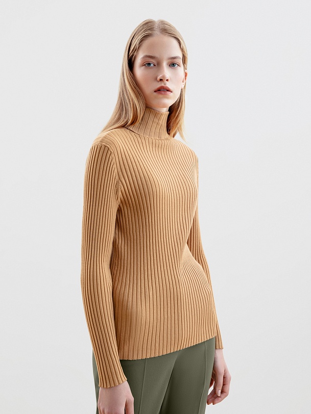 Свитер из фактурного вязаного трикотажа