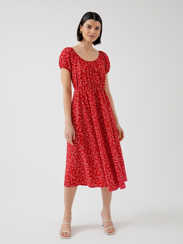 Яркое платье с растительным принтом и резинкой на талии