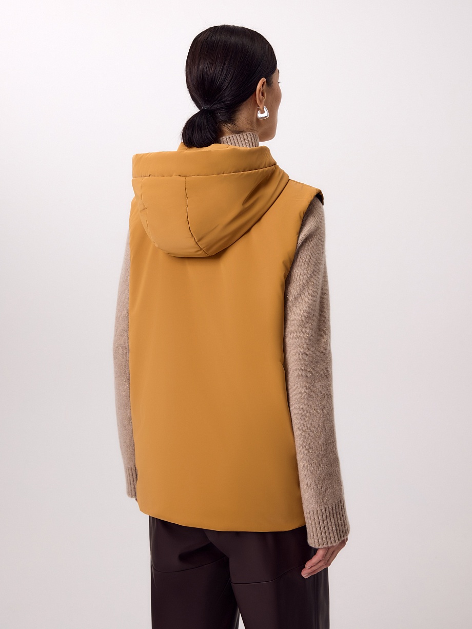 Утеплённый непромокаемый жилет с капюшоном