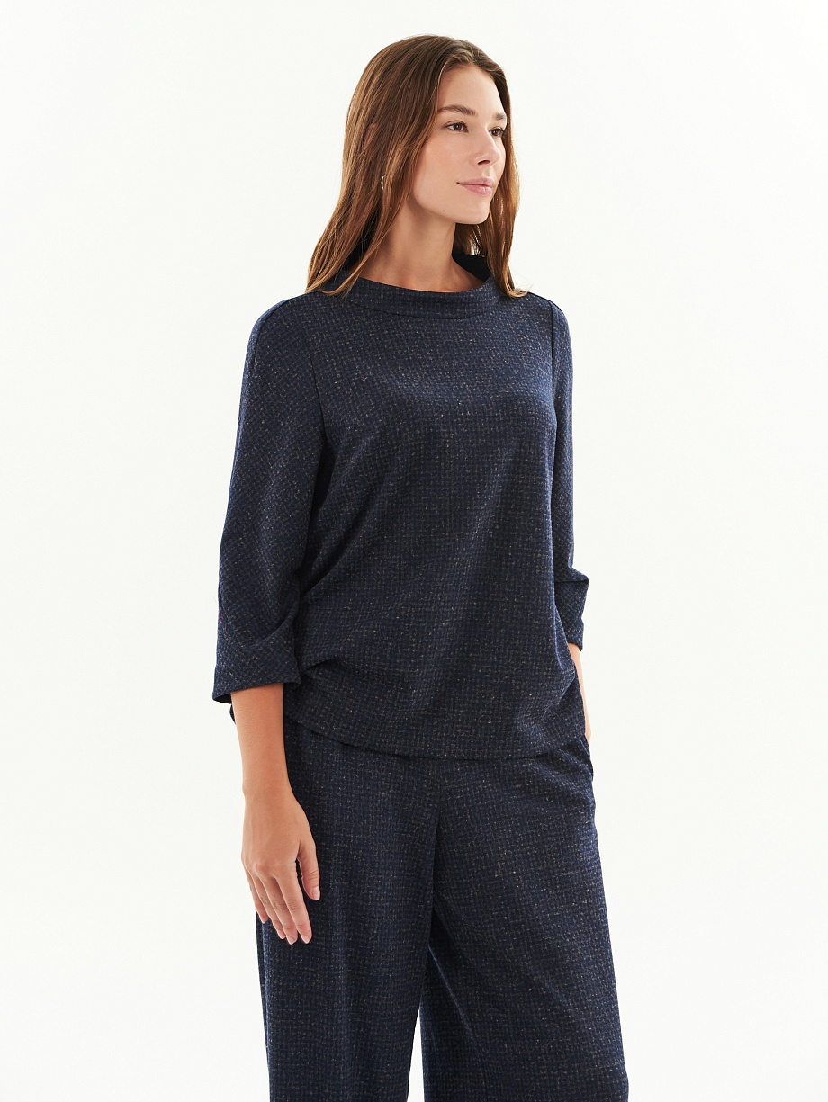 Прямая трикотажная блуза с воротником стойкой