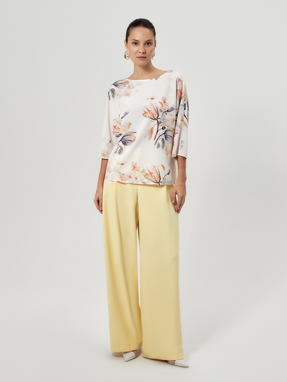 Свободная блуза с вырезом "лодочка"