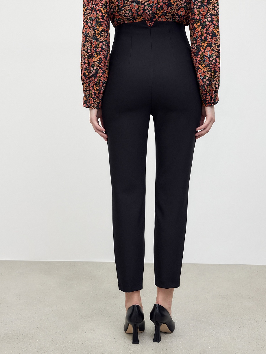 Зауженные брюки из костюмной ткани