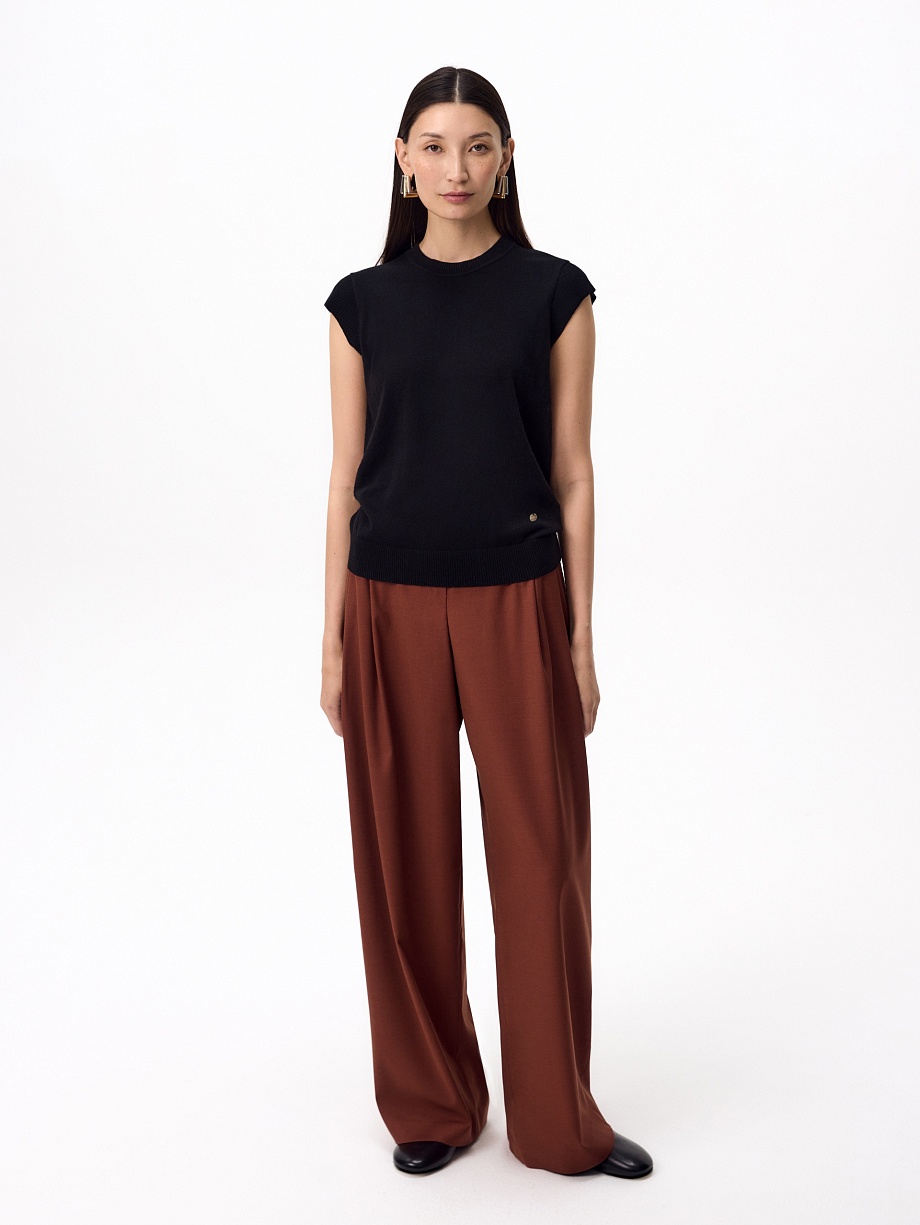 Жилет вязаный