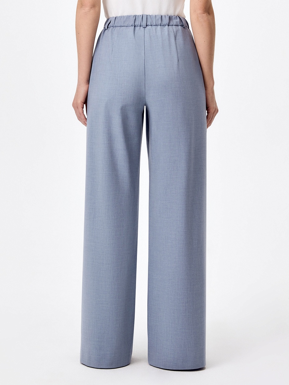 Широкие брюки со складками 