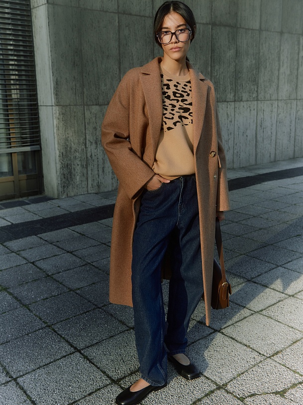 Шерстяное пальто с мембраной и утеплённой спинкой