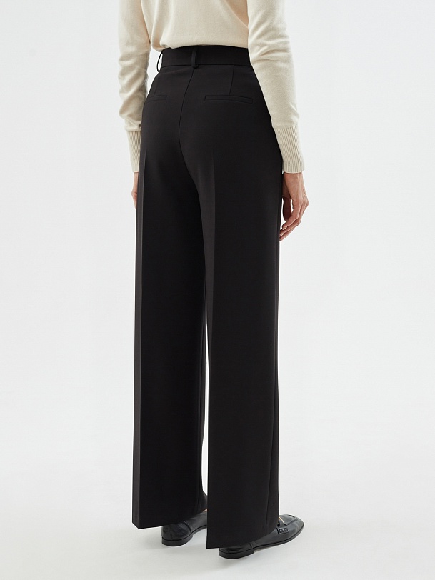 Прямые брюки свободного силуэта