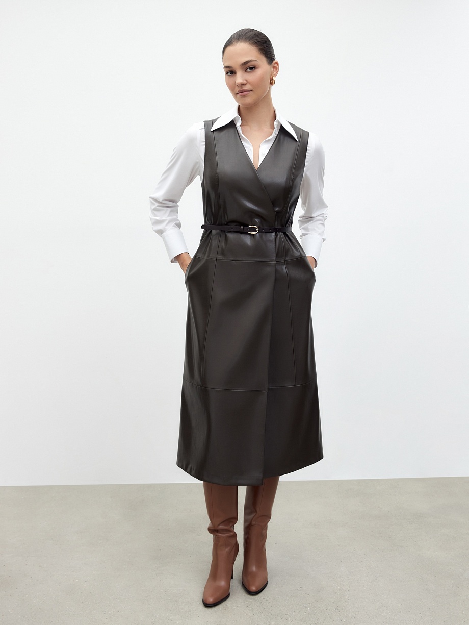 Приталенный сарафан из экокожи