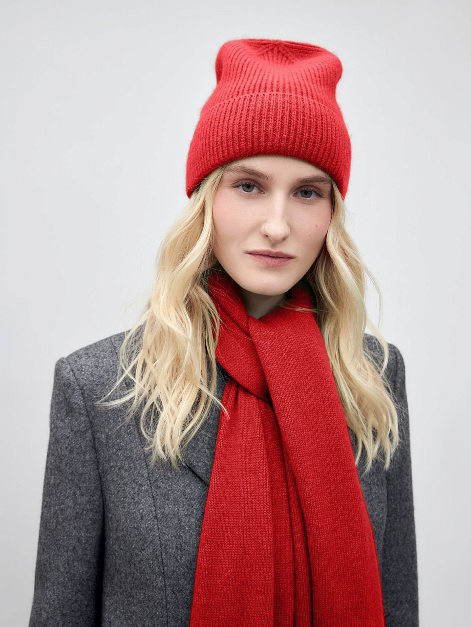 Демисезонная шапка бини с шерстью ангоры