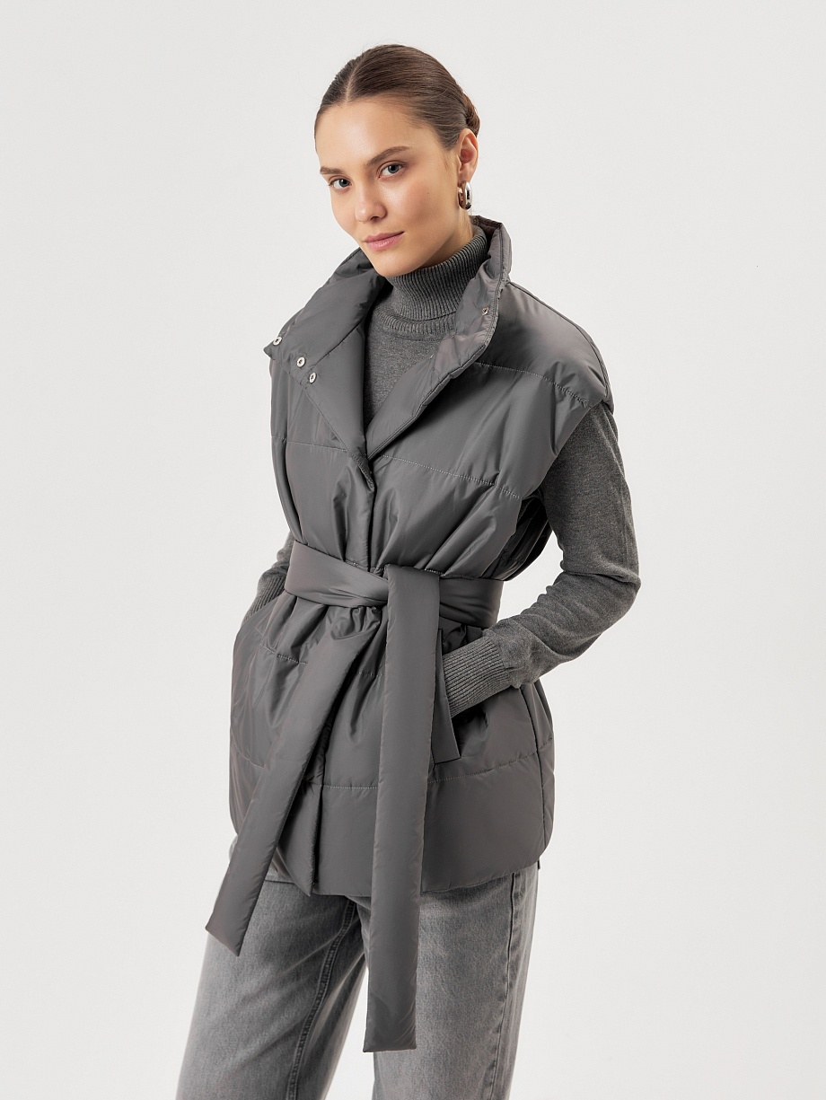 Стеганый жилет из плащевой ткани