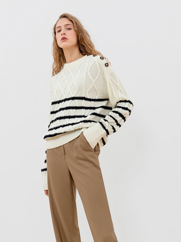 Свободный джемпер из вязаного трикотажа