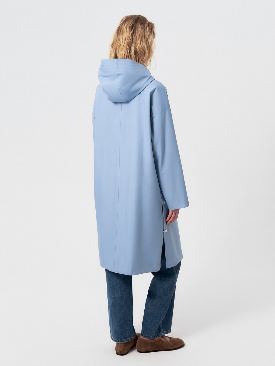 Непромокаемый плащ на кнопках с капюшоном