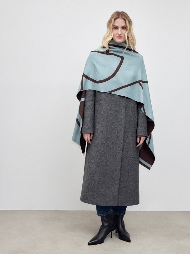 Широкий палантин с абстрактным принтом