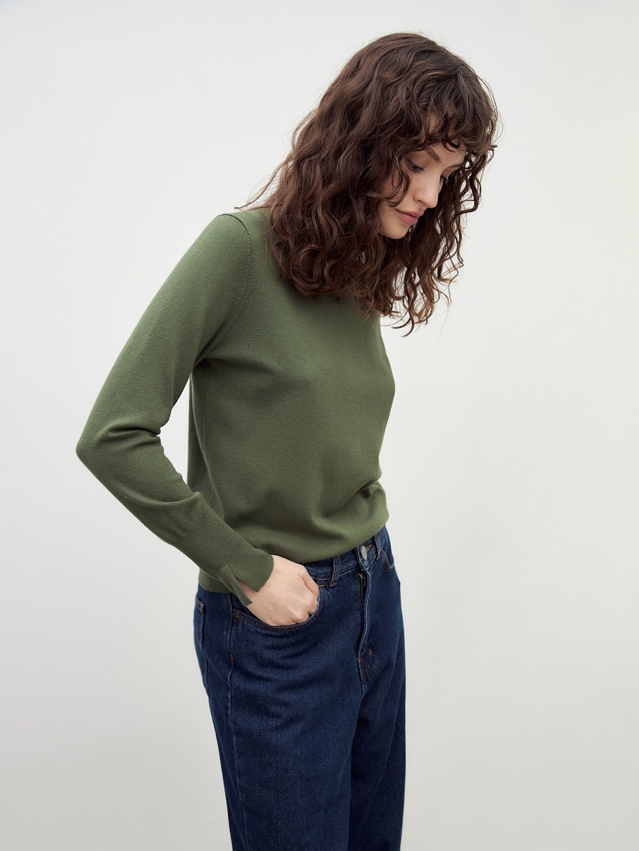 Водолазка с разрезами на рукавах