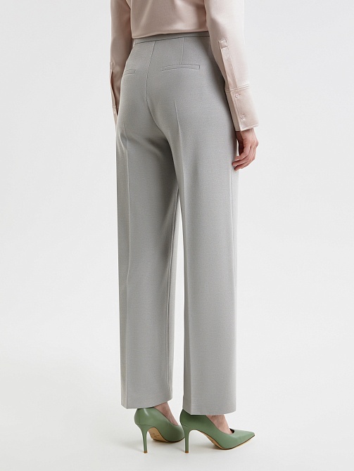 Широкие брюки из костюмной ткани со стрелками