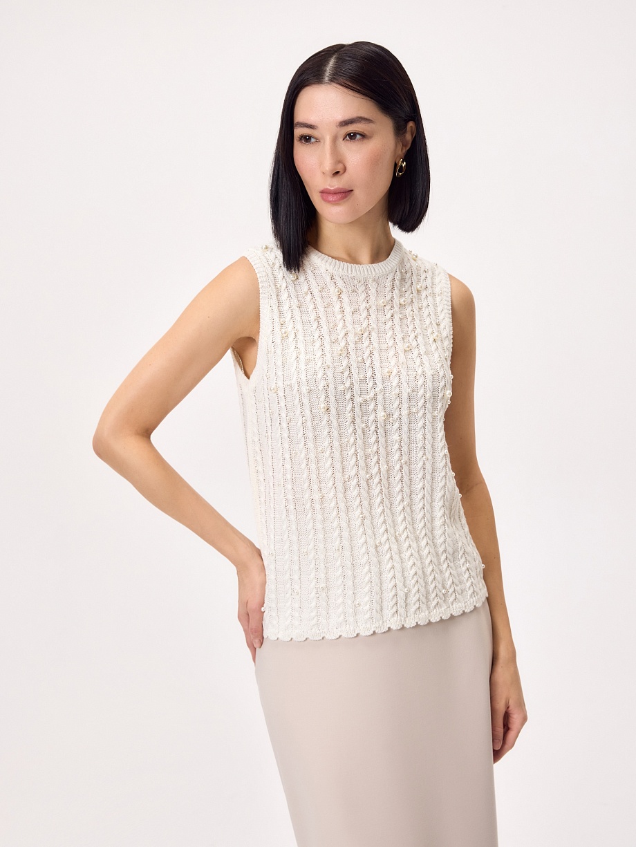 Жилет из вискозной пряжи с жемчужными бусинами