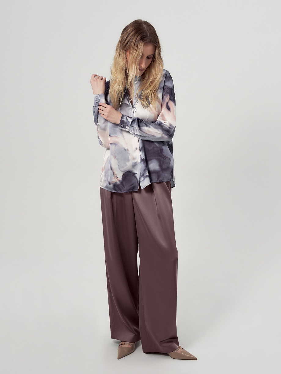 Прямая блуза из атласной ткани