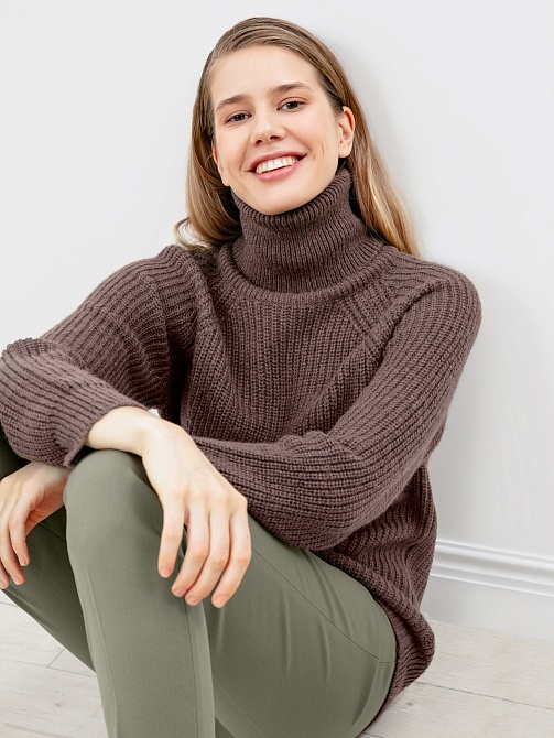 Удлиненный свитер оверсайз