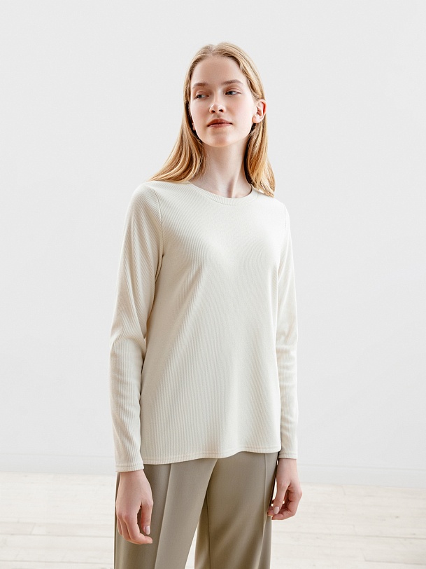 Джемпер полуприлегающего силуэта