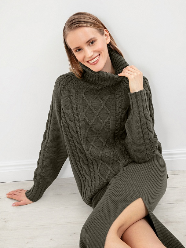 Свитер женский свободного силуэта