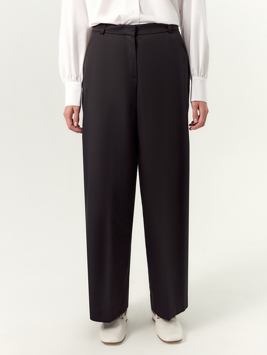 Брюки из фактурной ткани