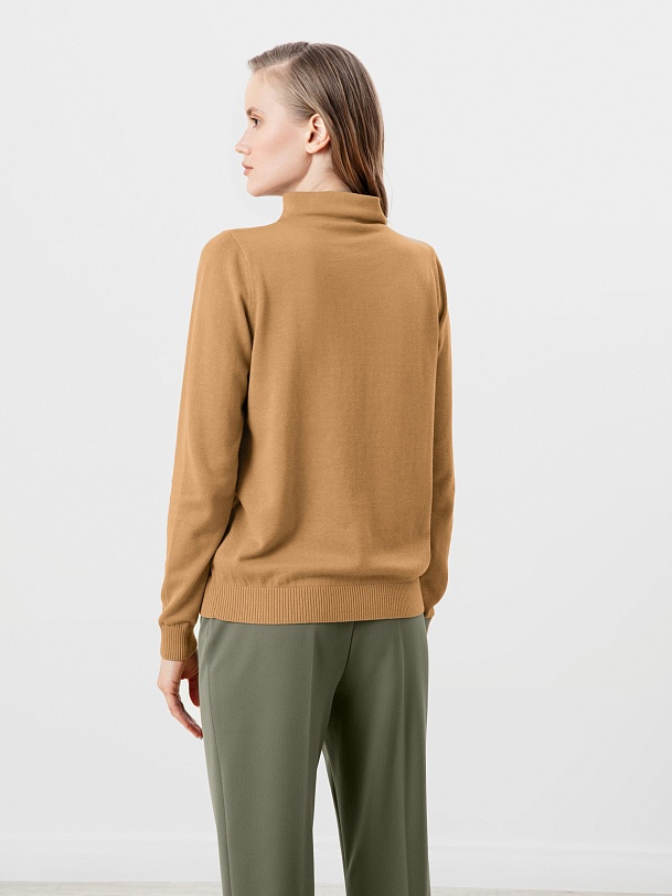 Свитер тонкий женский цвета кэмел