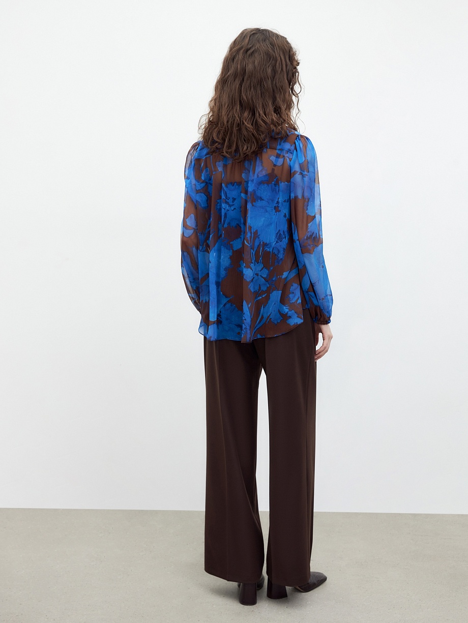 Свободная блуза с воротником-галстуком