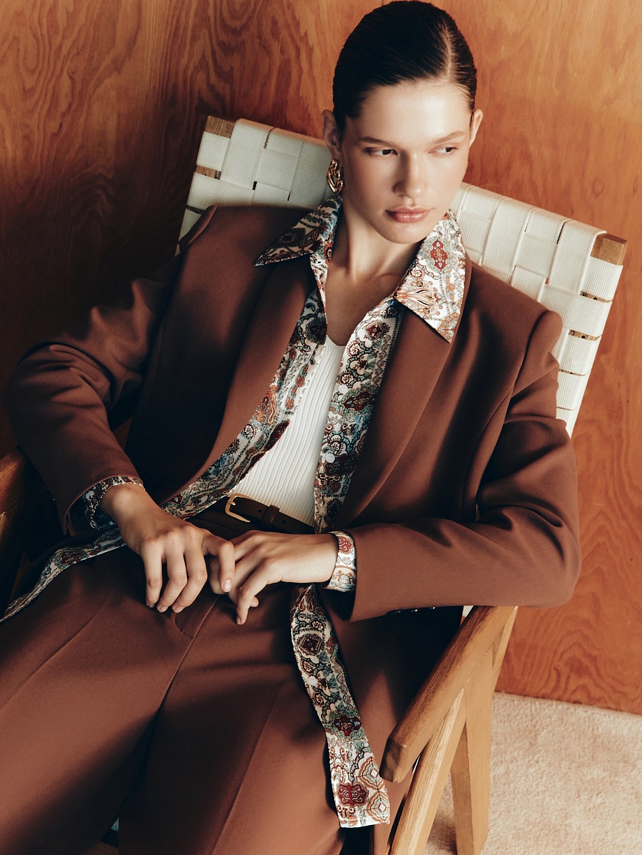 Двубортный полуприлегающий жакет с воротником-шаль