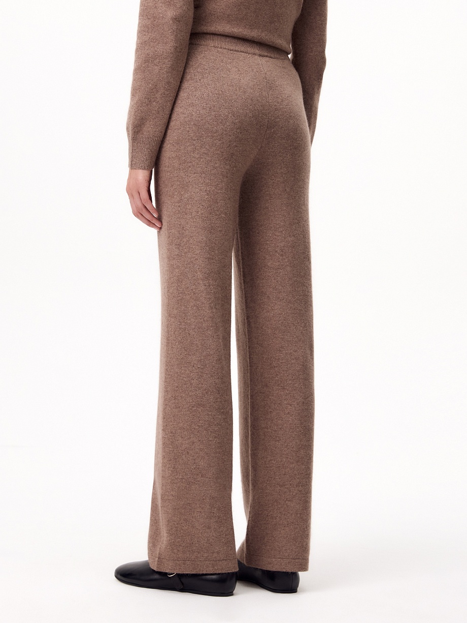 Костюм вязаный из шерсти с ангорой