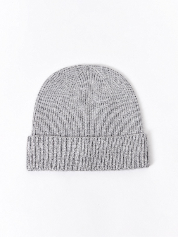 Шапка бини фактурной вязки с ангорой