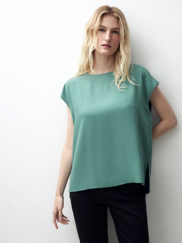 Блуза из вискозы с коротким рукавом